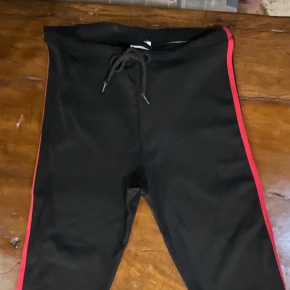 Everlast Women’s Black & Red Athletic Capri Bottoms Sz M - Picture 2 of 8